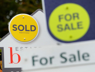 Glasgow City Council urges owners of empty homes to put them up for rent or sale Image