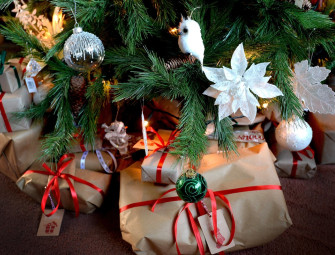 Households ‘plan to cut Christmas spending compared with last year’ Image