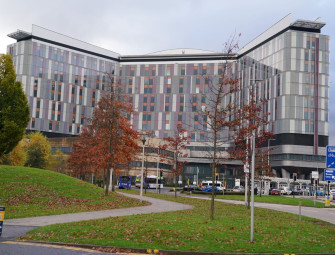 Whistleblowers who raised hospital safety concerns owed apology inquiry told Image