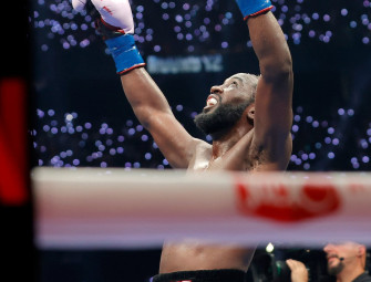 Terence Crawford produces boxing masterclass to secure historic victory over Canelo Alvarez Image