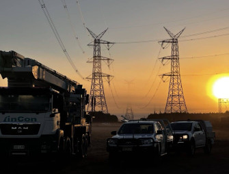 Success for first ever Aus live powerline transfer Image