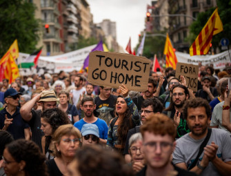 Spain launches Airbnb crackdown as thousands of holiday listings ordered to be blocked over rule violations  Image