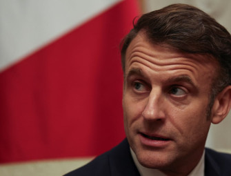 France issues survival manual to prepare citizens for invasion Image