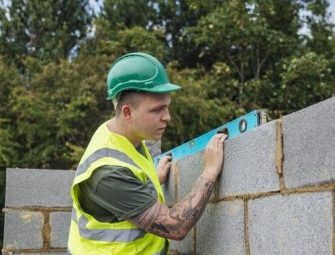 Support for builders’ licences is growing say FMB Image